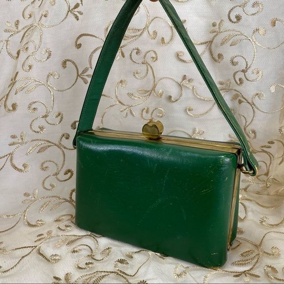 Vintage 1950’s Green Leather Clutch with Gold Accents Styled by Normandic - Picture 5 of 9